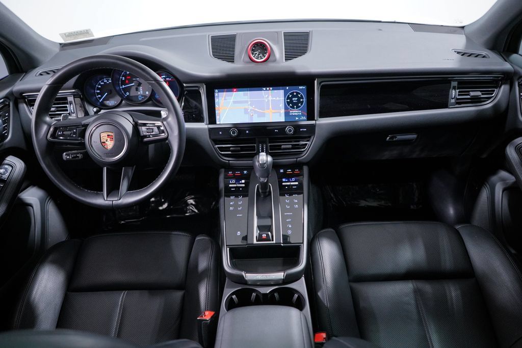 Used 2024 Porsche Macan AWD/4WD image 13