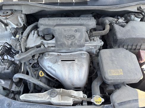Used 2012 Toyota Camry LE FWD image 31