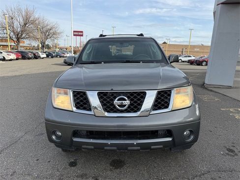 Used 2006 Nissan Pathfinder SE w/ (P01) Se Premium Pkg image 3
