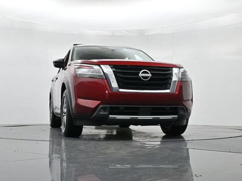 Used 2022 Nissan Pathfinder SL AWD/4WD image 35