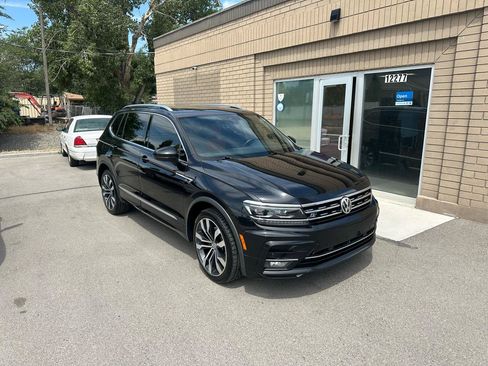 Used 2019 Volkswagen Tiguan SEL Premium R-Line w/ 3rd Row Seat Package AWD/4WD image 14