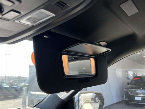 Used 2025 Chevrolet Suburban Premier image 31