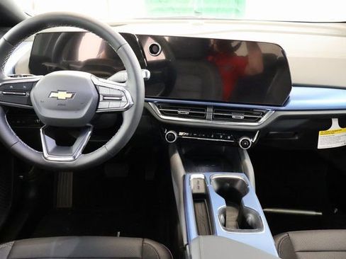 New 2026 Chevrolet Equinox EV LT image 13