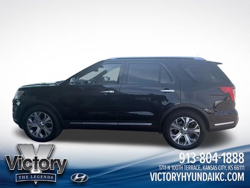 Used 2018 Ford Explorer Platinum AWD/4WD image 2