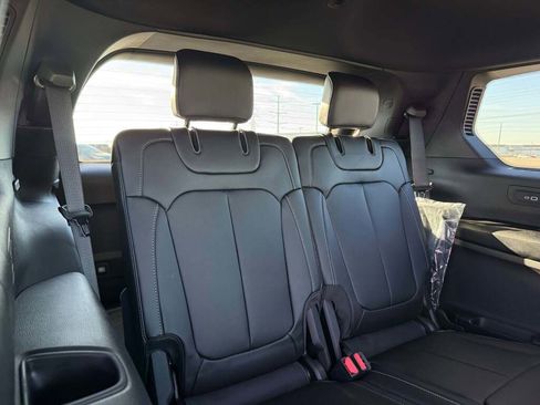 New 2025 Jeep Grand Cherokee L Limited image 39