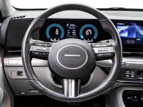 Used 2025 Hyundai Kona SEL image 17