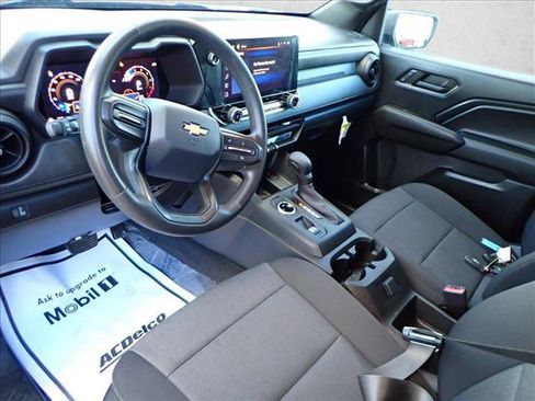 Used 2024 Chevrolet Colorado W/T image 9