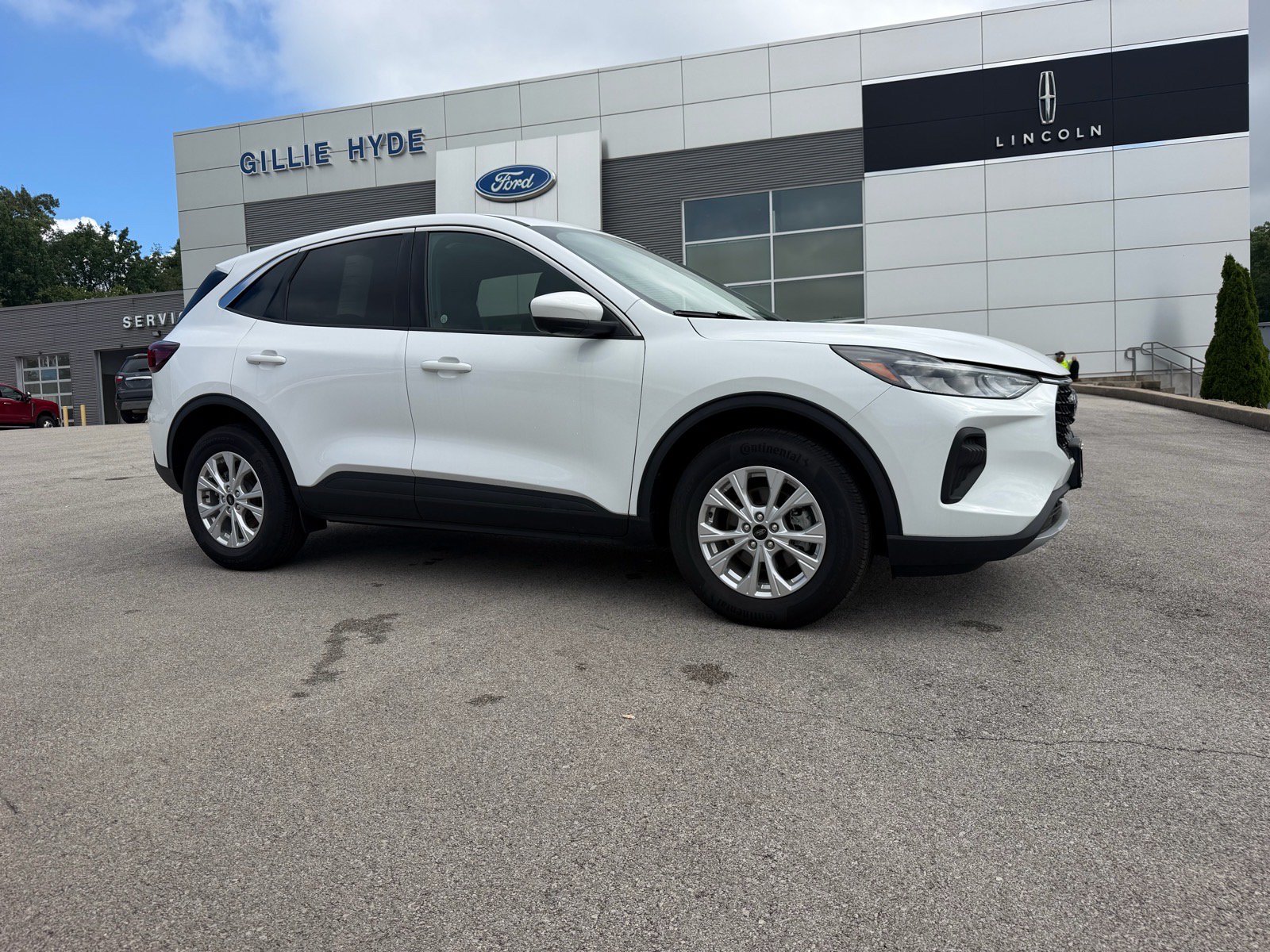 Used 2023 Ford Escape Active w/ Tech Pack #2 AWD/4WD image 2