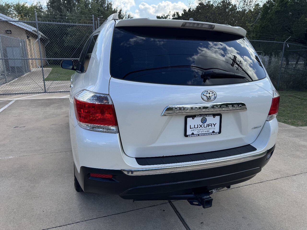 Used 2013 Toyota Highlander Limited AWD/4WD image 11