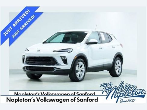 Used 2024 Buick Encore GX Preferred FWD image 1