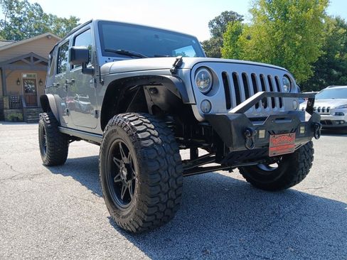 Used 2017 Jeep Wrangler Unlimited Sport w/ Quick Order Package 24S AWD/4WD image 4