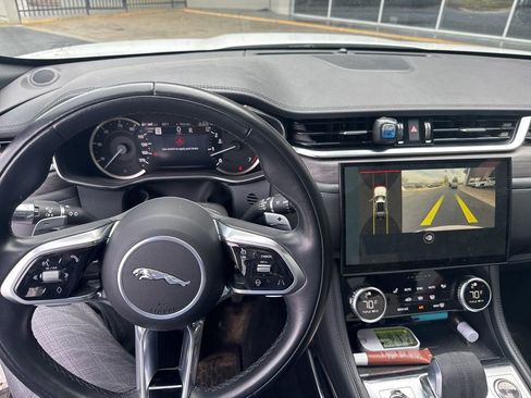 Used 2022 Jaguar F-PACE S image 5