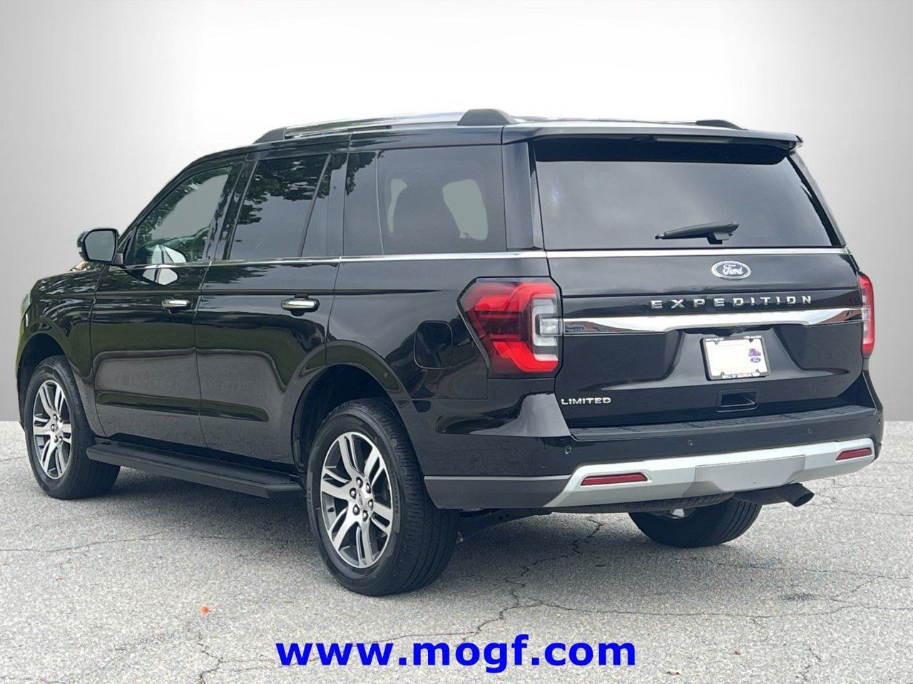 Certified 2024 Ford Expedition Limited AWD/4WD image 2