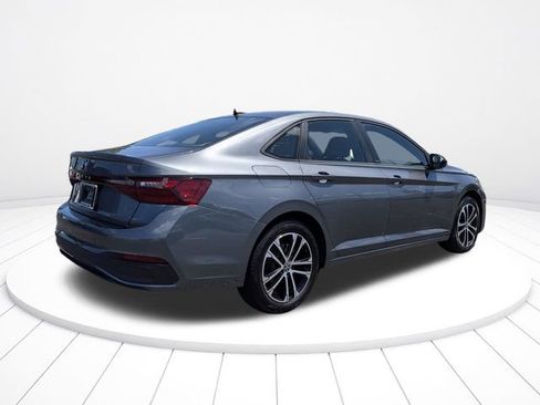 Used 2025 Volkswagen Jetta Sport FWD image 3