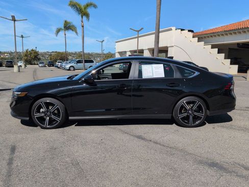 Used 2025 Honda Accord Sport image 2