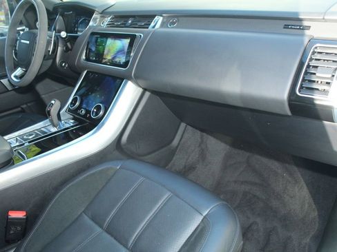 Used 2022 Land Rover Range Rover Sport HST image 26