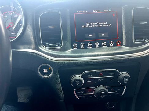 Used 2017 Dodge Charger R/T w/ Plus Group image 18