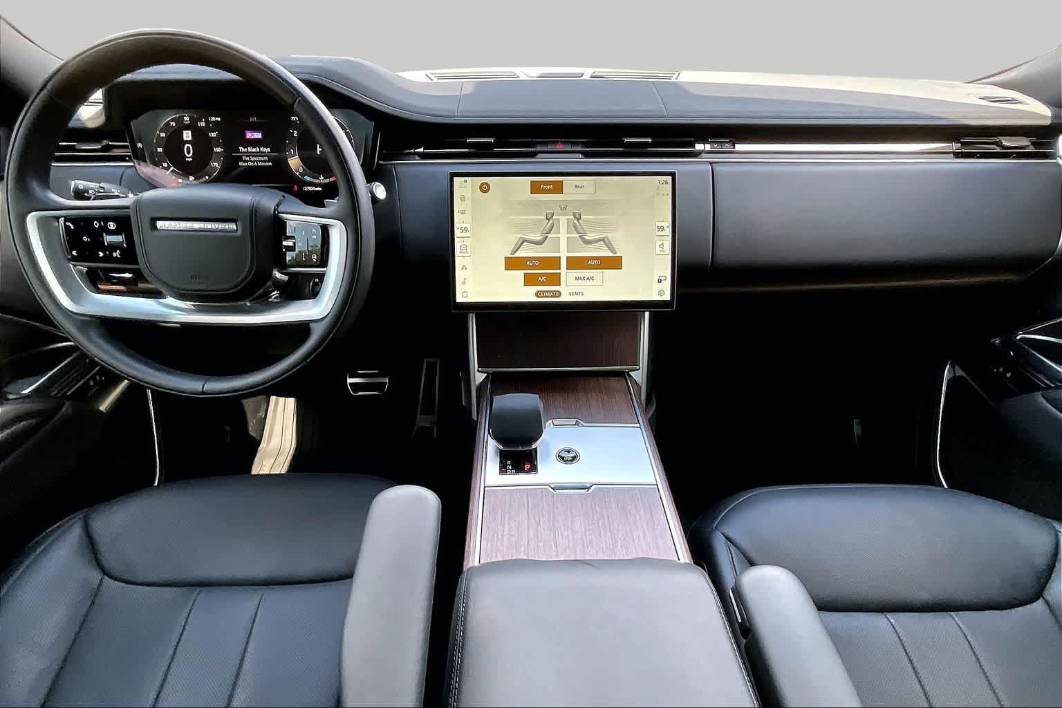 Used 2025 Land Rover Range Rover SE AWD/4WD image 28
