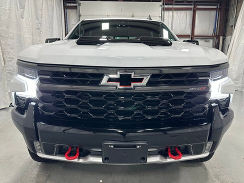 Used 2023 Chevrolet Silverado 1500 ZR2 w/ Technology Package AWD/4WD image 2