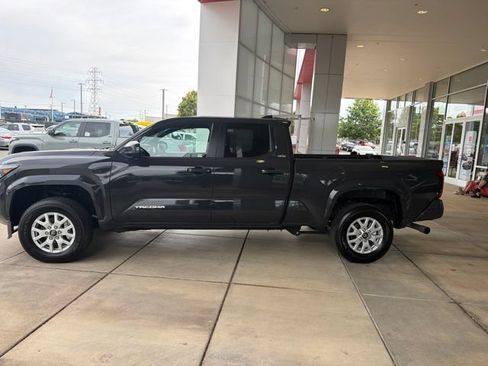 Certified 2025 Toyota Tacoma SR5 AWD/4WD image 6
