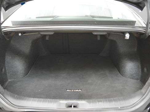 Used 2024 Nissan Altima 2.5 SV FWD image 35