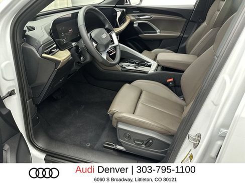 Used 2025 Audi Q5 Premium w/ Premium Plus AWD/4WD image 11