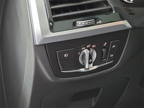 Used 2021 BMW X3 xDrive30i w/ Convenience Package image 17