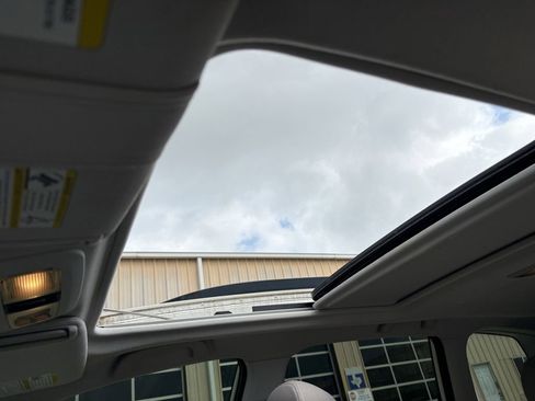 Used 2017 Subaru Forester 2.5i Premium w/ All-Weather Package image 13