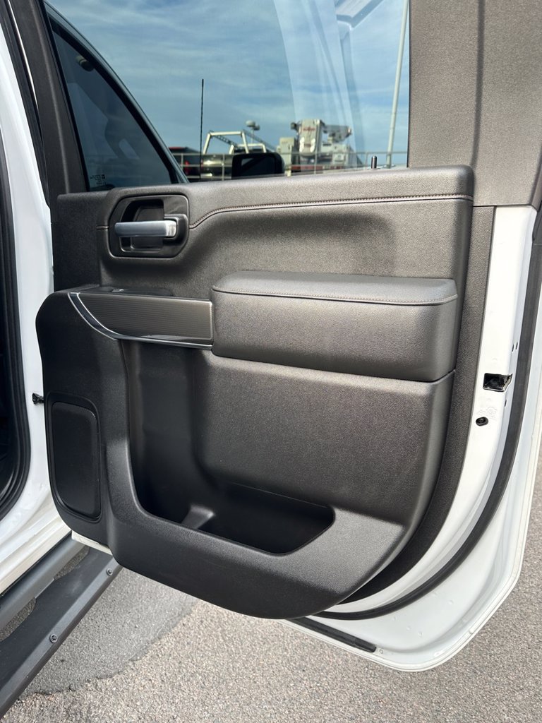 Used 2023 GMC Sierra 2500 AT4 w/ Gooseneck/5TH Wheel Package AWD/4WD image 31