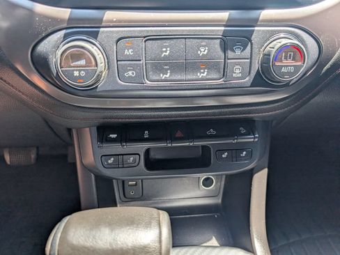 Used 2015 GMC Canyon SLE w/ All-Terrain Package AWD/4WD image 16