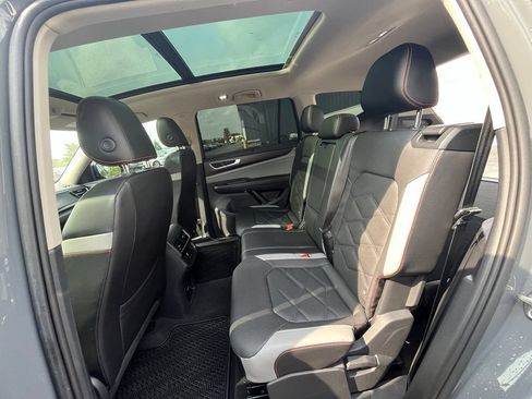 Certified 2024 Volkswagen Atlas Peak Edition SE AWD/4WD image 24