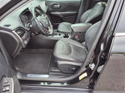 Used 2020 Jeep Cherokee Limited image 12