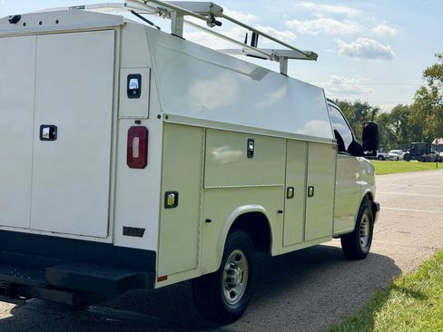Used 2020 Chevrolet Express 3500 w/ Power Convenience Package RWD image 35