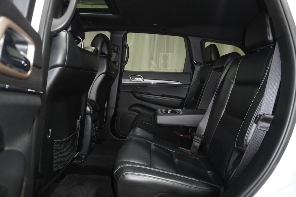 Used 2017 Jeep Grand Cherokee Limited AWD/4WD image 15