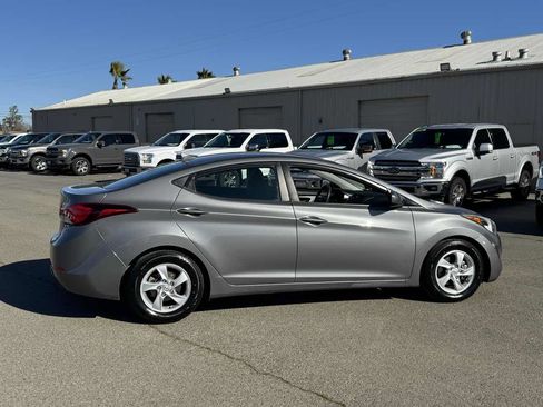 Used 2014 Hyundai Elantra SE image 11
