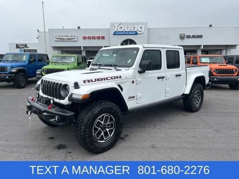 Used 2025 Jeep Gladiator Rubicon AWD/4WD image 1