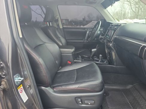 Used 2018 Toyota 4Runner TRD Off-Road Premium image 38