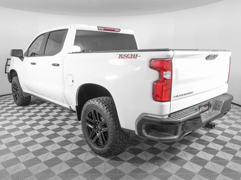 Used 2021 Chevrolet Silverado 1500 LT Trail Boss w/ Bed Protection Package image 8