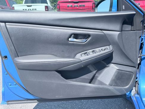 Used 2025 Nissan Sentra SV FWD image 25