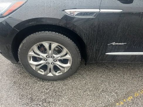 Used 2020 Buick Enclave Avenir w/ Avenir Technology Package FWD image 11