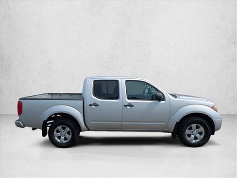 Used 2012 Nissan Frontier SV AWD/4WD image 4