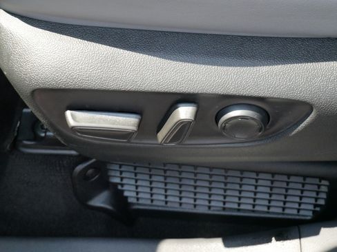 Used 2024 Toyota Sienna XLE FWD image 20
