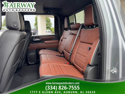 Used 2025 GMC Sierra 2500 Denali Ultimate w/ Max Trailering Package AWD/4WD image 11