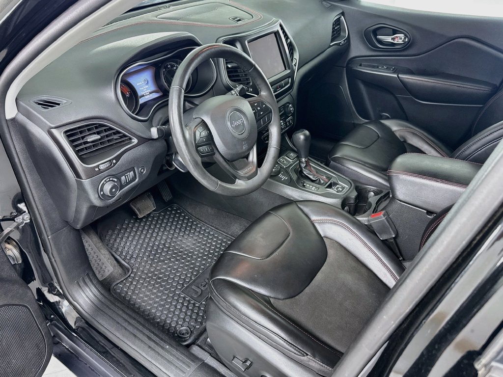 Used 2022 Jeep Cherokee Trailhawk w/ Comfort/Convenience Group AWD/4WD image 16