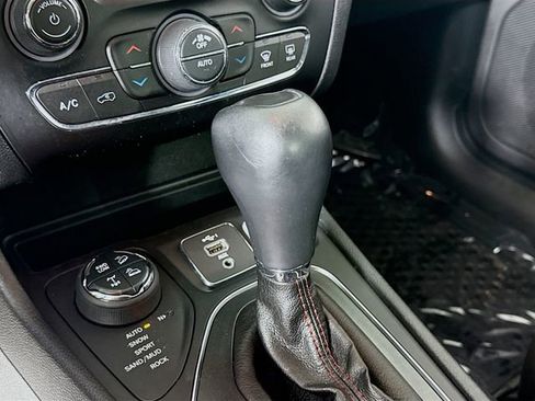 Used 2020 Jeep Cherokee Trailhawk w/ Technology Group image 16