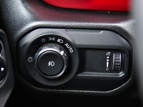 Used 2023 Jeep Wrangler Rubicon image 33