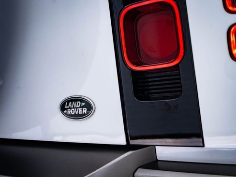Used 2021 Land Rover Defender 110 X-Dynamic HSE AWD/4WD image 39