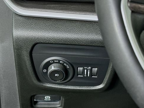 Used 2023 Jeep Grand Cherokee L Limited w/ Trailer Tow Group (B) image 17