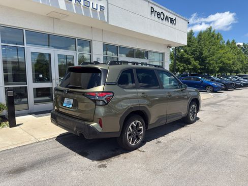 Used 2026 Subaru Forester Premium AWD/4WD image 3