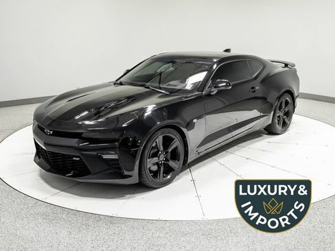 Used 2018 Chevrolet Camaro SS RWD image 1